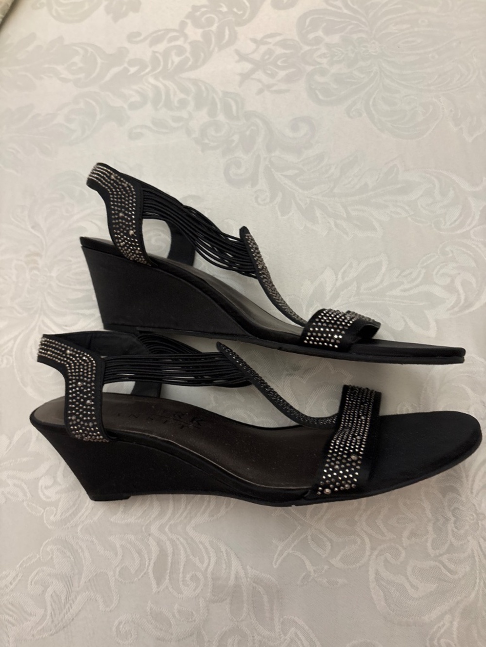 Women’s dress sandals made by New York Transit - Picture 3 of 3